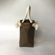 画像をギャラリービューアに読み込む, BRANCHES オリジナル トートバッグ *珊瑚刺繍入り*スモーキーブラウン(白刺繍、白紐)