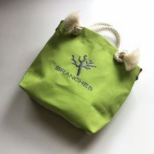 画像をギャラリービューアに読み込む, BRANCHES オリジナル トートバッグМ *珊瑚刺繍入り*グラスグリーン(グレー刺繍、白紐)