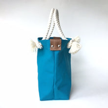画像をギャラリービューアに読み込む, BRANCHES オリジナル トートバッグМ *珊瑚刺繍入り*ダークブルー(白刺繍、白紐)