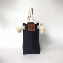画像をギャラリービューアに読み込む, BRANCHES オリジナル トートバッグS *珊瑚刺繍入り*ブラック(白刺繍、白紐)