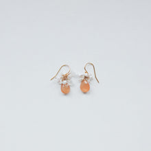 画像をギャラリービューアに読み込む, オレンジムーンストーンのブーケピアス