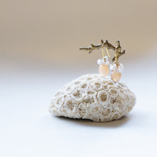 画像をギャラリービューアに読み込む, オレンジムーンストーンのブーケピアス