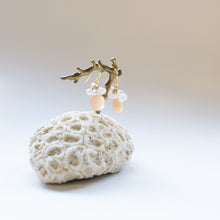 画像をギャラリービューアに読み込む, オレンジムーンストーンのブーケピアス