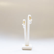 画像をギャラリービューアに読み込む, ブルームーンストーンのブーケピアス/ポスト