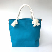 画像をギャラリービューアに読み込む, BRANCHES オリジナル トートバッグМ *珊瑚刺繍入り*ダークブルー(白刺繍、白紐)