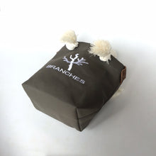 画像をギャラリービューアに読み込む, BRANCHES オリジナル トートバッグ *珊瑚刺繍入り*ダークグレー(白刺繍、白紐)