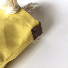 画像をギャラリービューアに読み込む, BRANCHES オリジナル トートバッグМ *珊瑚刺繍入り*クリーム(白刺繍、白紐)