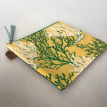 画像をギャラリービューアに読み込む, ポーチ Mサイズ *珊瑚柄(イエロー)