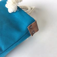 画像をギャラリービューアに読み込む, BRANCHES オリジナル トートバッグМ *珊瑚刺繍入り*ダークブルー(白刺繍、白紐)