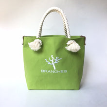 画像をギャラリービューアに読み込む, BRANCHES オリジナル トートバッグМ *珊瑚刺繍入り*グラスグリーン(白刺繍、白紐)