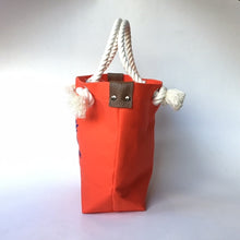 画像をギャラリービューアに読み込む, BRANCHES オリジナル トートバッグМ *珊瑚刺繍入り*キャロット(青刺繍、白紐)