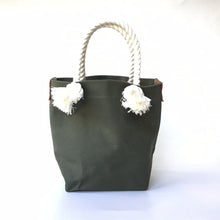 画像をギャラリービューアに読み込む, BRANCHES オリジナル トートバッグS *珊瑚刺繍入り*アーミーグリーン(青刺繍、白紐)