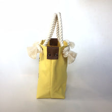 画像をギャラリービューアに読み込む, BRANCHES オリジナル トートバッグS *珊瑚刺繍入り*クリーム(青刺繍、白紐)
