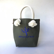 画像をギャラリービューアに読み込む, BRANCHES オリジナル トートバッグS *珊瑚刺繍入り*アーミーグリーン(青刺繍、白紐)