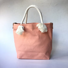 画像をギャラリービューアに読み込む, BRANCHES オリジナル トートバッグМ *珊瑚刺繍入り*シェルピンク(グレー刺繍、白紐)