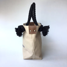 画像をギャラリービューアに読み込む, BRANCHES オリジナル トートバッグ *珊瑚刺繍入り*アイボリー(グレー刺繍、黒紐)
