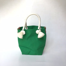 画像をギャラリービューアに読み込む, BRANCHES オリジナル トートバッグ *珊瑚刺繍入り*モスグリーン(グレー刺繍、白紐)