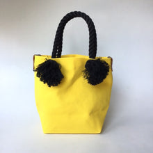 画像をギャラリービューアに読み込む, BRANCHES オリジナル トートバッグ *珊瑚刺繍入り*イエロー(グレー刺繍、黒紐)