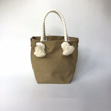 画像をギャラリービューアに読み込む, BRANCHES オリジナル トートバッグS *珊瑚刺繍入り*マッシュルーム(グレー刺繍、白紐)
