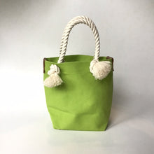 画像をギャラリービューアに読み込む, BRANCHES オリジナル トートバッグS *珊瑚刺繍入り*グラスグリーン(グレー刺繍、白紐)