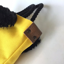 画像をギャラリービューアに読み込む, BRANCHES オリジナル トートバッグ *珊瑚刺繍入り*イエロー(グレー刺繍、黒紐)