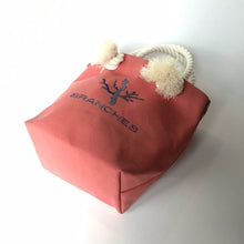 画像をギャラリービューアに読み込む, BRANCHES オリジナル トートバッグ *珊瑚刺繍入り*カラクレナイ(グレー刺繍、白紐)