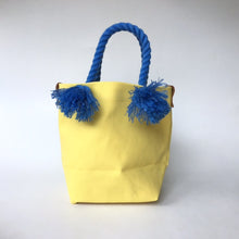 画像をギャラリービューアに読み込む, BRANCHES オリジナル トートバッグS *珊瑚刺繍入り*クリーム(グレー刺繍、青紐)