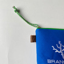 画像をギャラリービューアに読み込む, NEW✨ 珊瑚ロゴ刺繍ポーチ Sサイズ(ブルー)