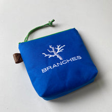 画像をギャラリービューアに読み込む, NEW✨ 珊瑚ロゴ刺繍ポーチ Sサイズ(ブルー)