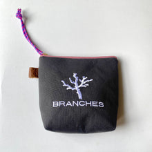 画像をギャラリービューアに読み込む, NEW✨ 珊瑚ロゴ刺繍ポーチ Sサイズ(チャコール)