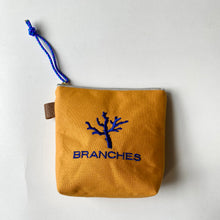 画像をギャラリービューアに読み込む, NEW✨ 珊瑚ロゴ刺繍ポーチ Sサイズ(キャニオンブラウン)