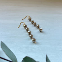 画像をギャラリービューアに読み込む, ✨NEW コットンパール5粒ピアス(5ミリ)