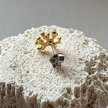 画像をギャラリービューアに読み込む, 🔹サージカルステンレス🔹 片方ピアス / 珊瑚・ゴールド