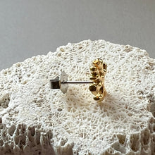 画像をギャラリービューアに読み込む, 🔹サージカルステンレス🔹 片方ピアス / 珊瑚・ゴールド