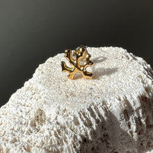 画像をギャラリービューアに読み込む, 🔹サージカルステンレス🔹 片方ピアス / 珊瑚・ゴールド