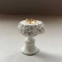 画像をギャラリービューアに読み込む, 🔹サージカルステンレス🔹珊瑚のイヤカフ/ゴールド