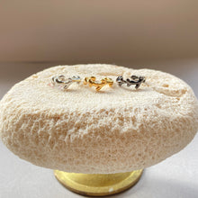 画像をギャラリービューアに読み込む, 🔹サージカルステンレス🔹珊瑚のイヤカフ