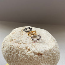 画像をギャラリービューアに読み込む, 🔹サージカルステンレス🔹珊瑚のイヤカフ/ゴールド
