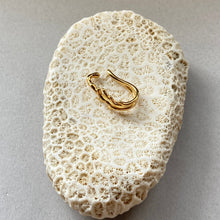 画像をギャラリービューアに読み込む, 🔹サージカルステンレス🔹ダブル珊瑚のイヤカフ/ゴールド