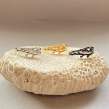 画像をギャラリービューアに読み込む, 🔹サージカルステンレス🔹ダブル珊瑚のイヤカフ