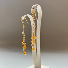 画像をギャラリービューアに読み込む, スぺサタイトガーネットのロングピアス