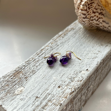 画像をギャラリービューアに読み込む, アメシスト花束ピアス/タンブル