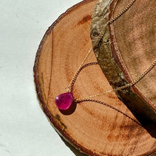 画像をギャラリービューアに読み込む, ルビーペアシェイプネックレス