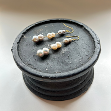 画像をギャラリービューアに読み込む, 淡水twin'sパールピアス(3粒)