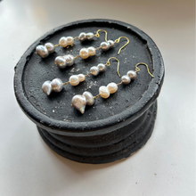 画像をギャラリービューアに読み込む, 淡水twin'sパールピアス(3粒)