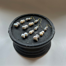 画像をギャラリービューアに読み込む, 淡水twin'sパールピアス(3粒)