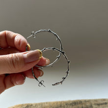 画像をギャラリービューアに読み込む, 🔹サージカルステンレス🔹 コーラルフープピアス / 鏡面