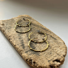 画像をギャラリービューアに読み込む, 🔹サージカルステンレス🔹 コーラルフープピアス / ゴールドメッキ (つや消し)