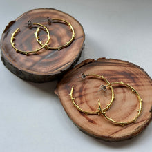 画像をギャラリービューアに読み込む, 🔹サージカルステンレス🔹 コーラルフープピアス / ゴールドメッキ (つや消し)