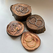 画像をギャラリービューアに読み込む, 🔹サージカルステンレス🔹 コーラルフープピアス / 鏡面